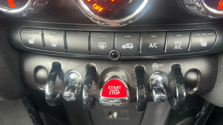 MINI Hatchback 1.5 Cooper Classic 3dr Petrol Hatchback